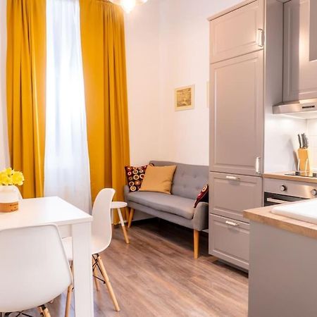 Central And Comfy 2Bdr Apartment Near Parliament Белград Экстерьер фото